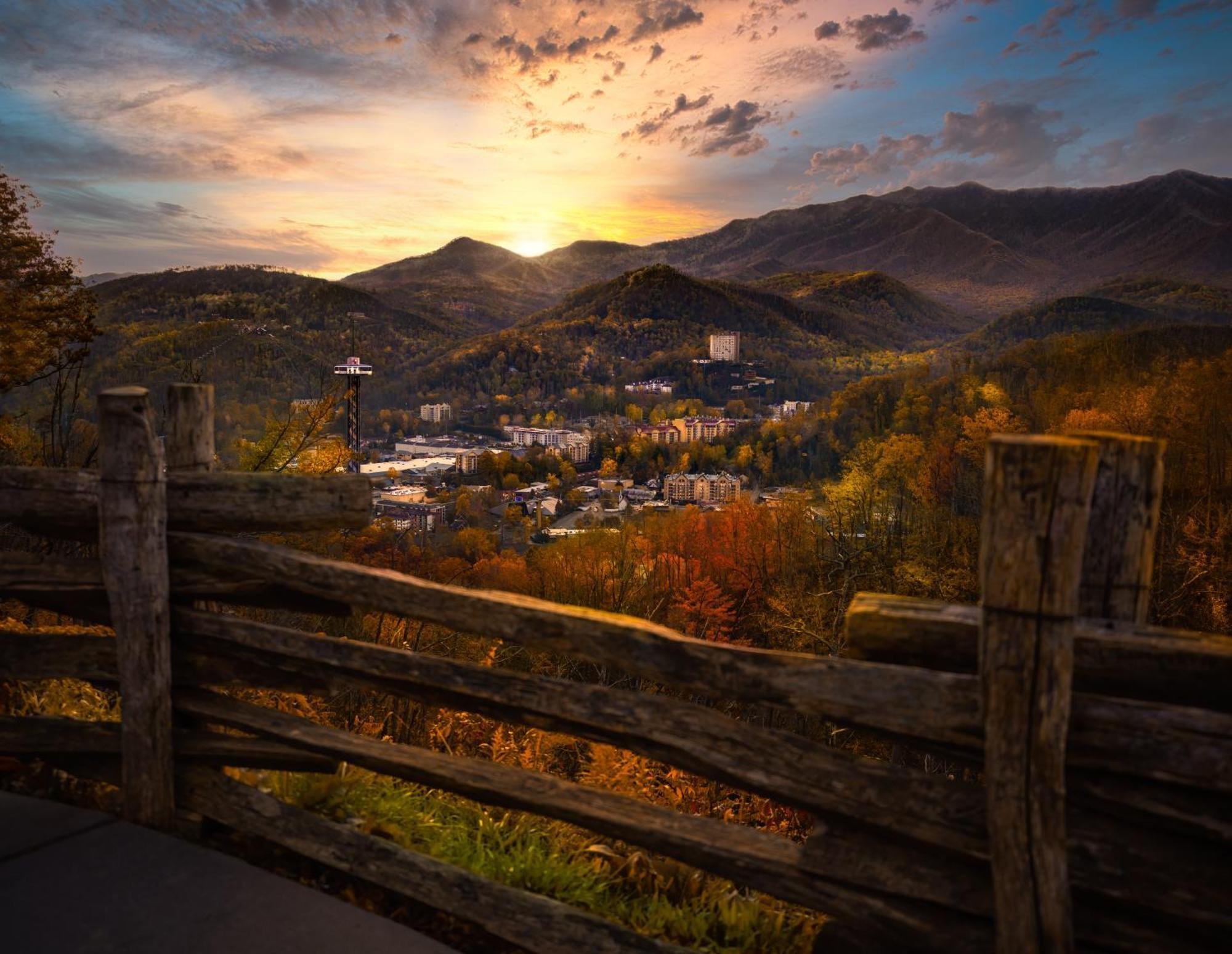 Rock Of Ages, Hot Tub, Game Room, Wifi, 1089 Free Tickets Each Paid Day, Dollywood And More Pigeon Forge Exterior photo
